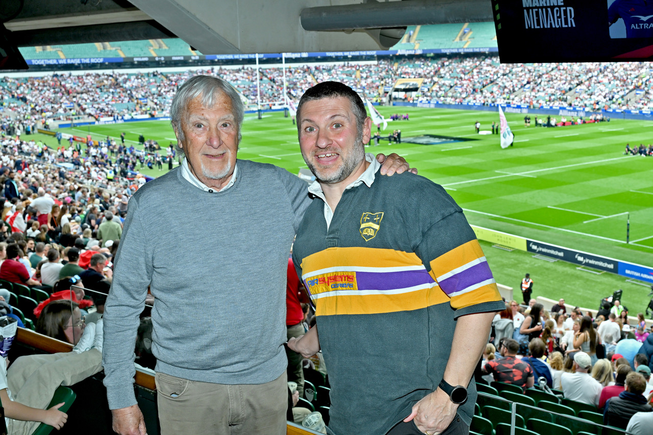 Barry Davids and another fan at Allianz Stadium